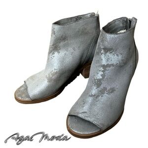 Sole Society So Tabbie Gray Ankle Boot with Open Toes and Back Zip